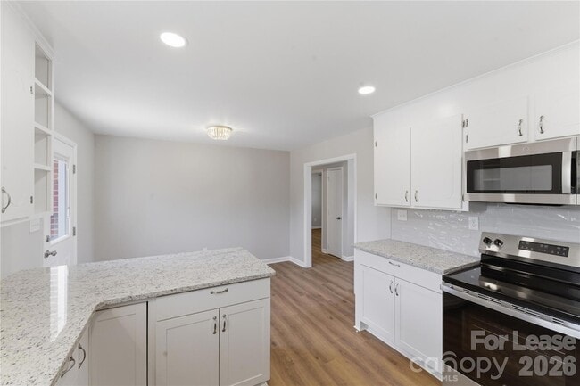 Building Photo - 527 Wilson Farm Rd