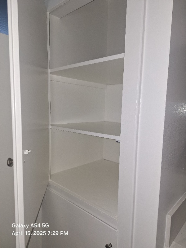 Building Photo - 609 De La Vina St