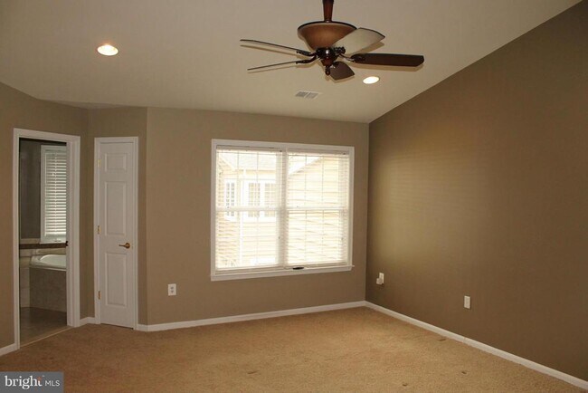 Building Photo - 47567 Royal Burnham Terrace