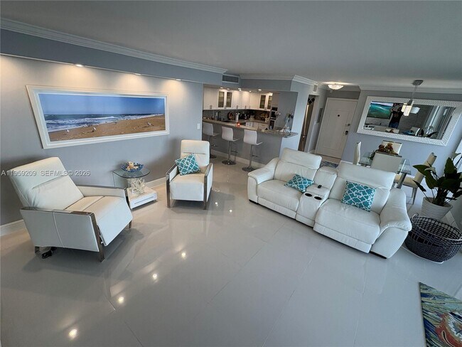 Building Photo - 2030 S Ocean Dr