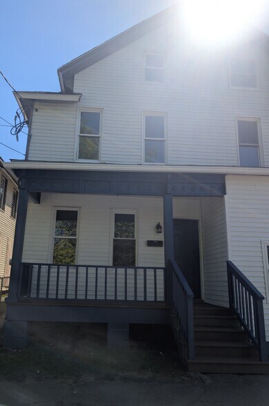 Building Photo - 502 Marion St