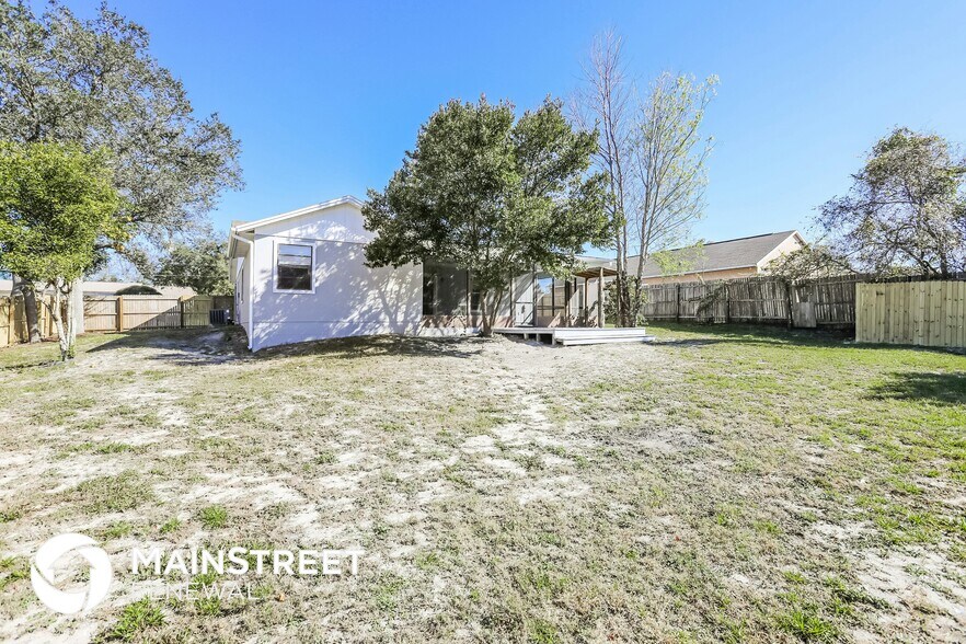 Building Photo - 1830 Hallcrest Dr