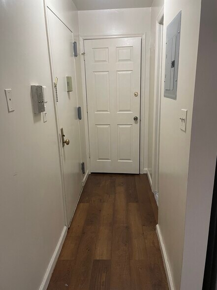 Building Photo - 142 Jefferson Ave