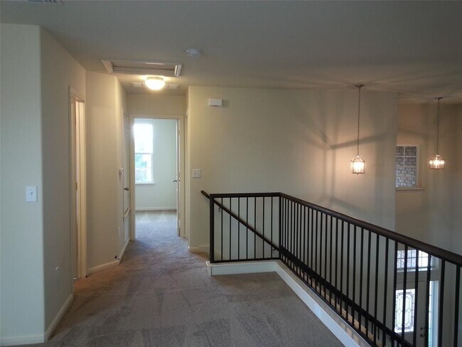 Building Photo - 2504 McDonald Way