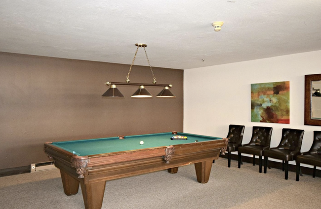 Clubhouse - 1700 Civic Center Dr