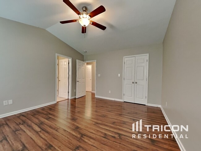 Building Photo - 3012 Brittany Dr