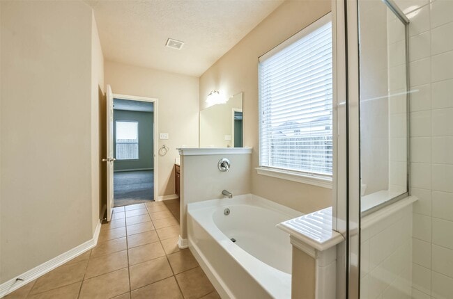 Building Photo - 7114 Freesia Ct