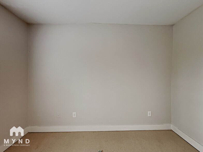 Building Photo - 183 Herring St