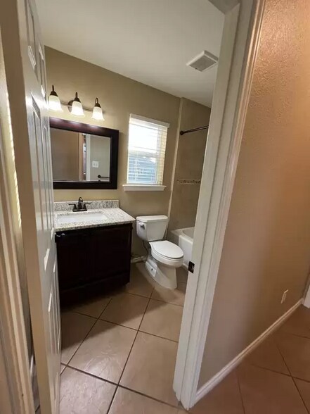 Building Photo - 14157 Whitecap Blvd