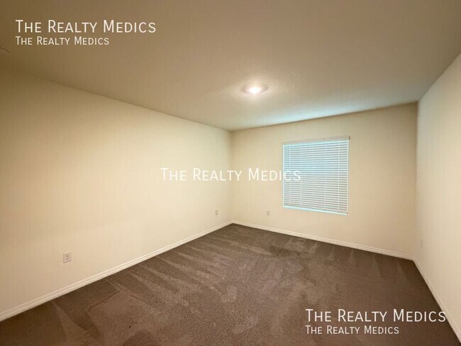 Building Photo - 5338 Dragonfly Dr