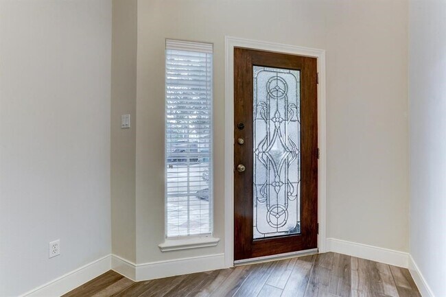 Building Photo - 248 Westcott St