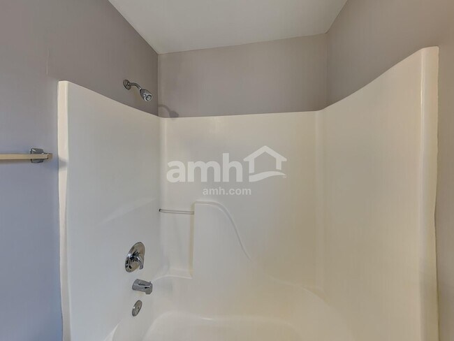 Building Photo - 1907 Arbor Falls Dr