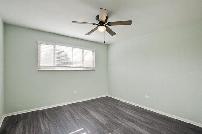 Building Photo - 1202 Pierce St