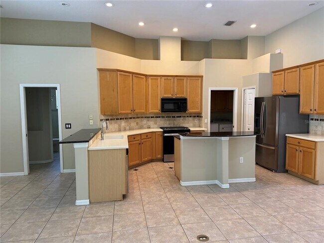 Building Photo - 6506 Waters Edge Way