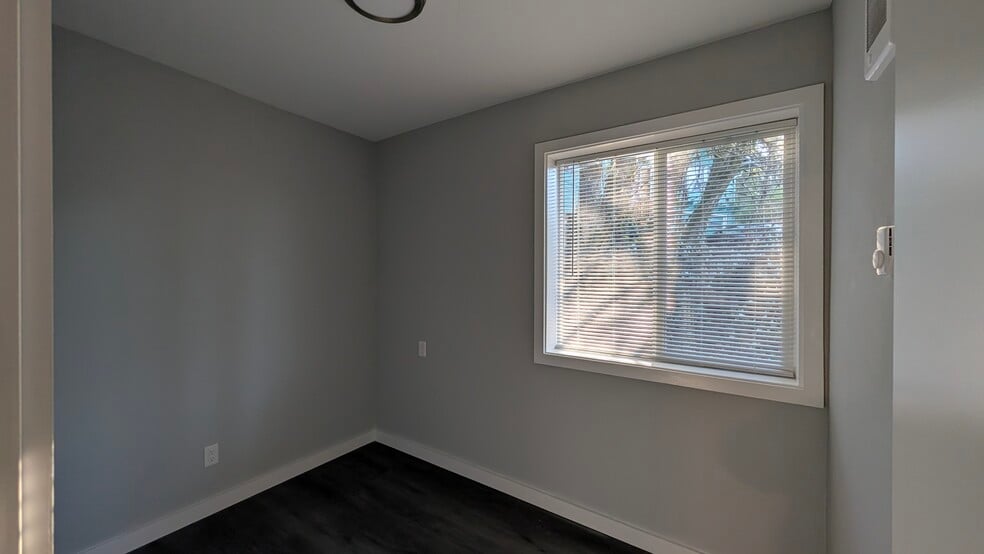 Bed B from hall - 2378 E 15th Ave