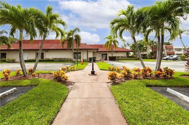 Building Photo - 2800 Fiore Way