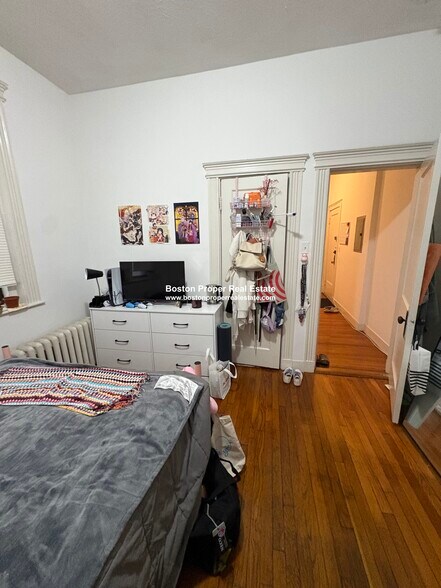 Building Photo - 52 Charlesgate E