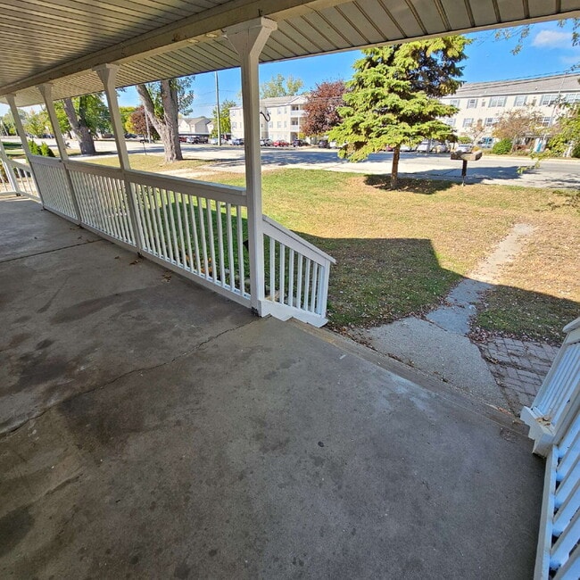 Building Photo - Fully Remodeled 2-Bedroom Duplex Near Lake St. Clair – Granite Kitchen & Spacious Layout