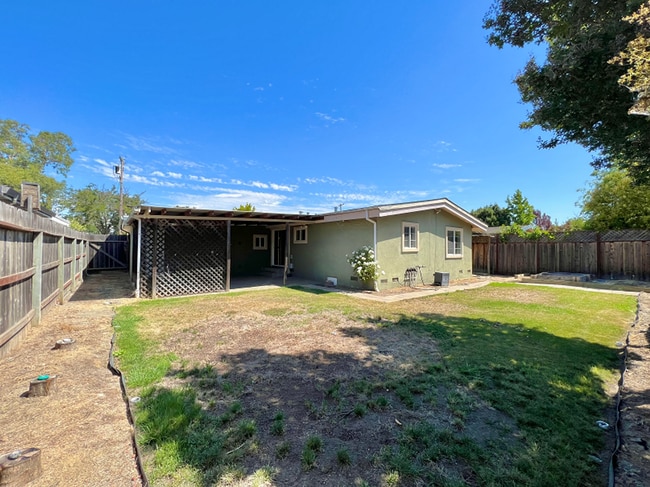 Building Photo - Charming Three Bedroom South Napa Home