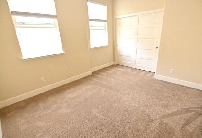 Building Photo - 6543 Tralee Village Dr