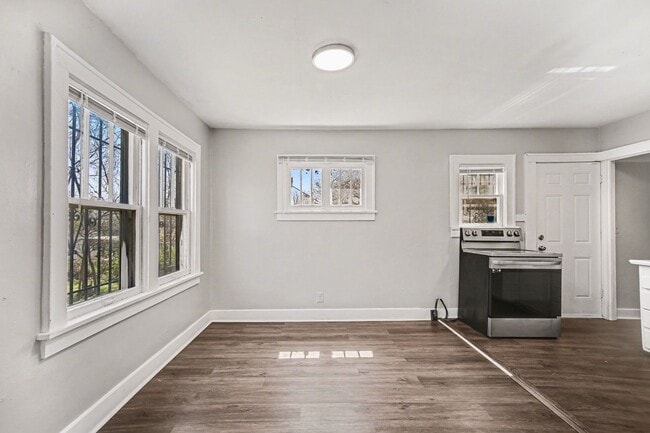 Building Photo - Cozy 2 Bed, One Bath Home In Downtown Kansas City!