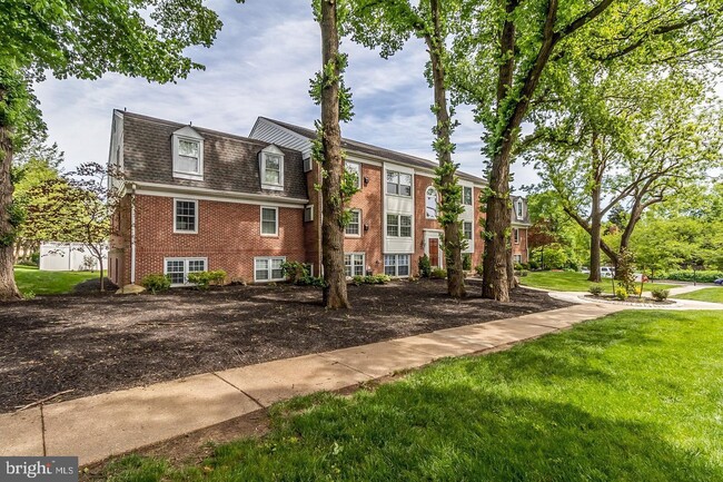 Building Photo - 355 Homeland Southway