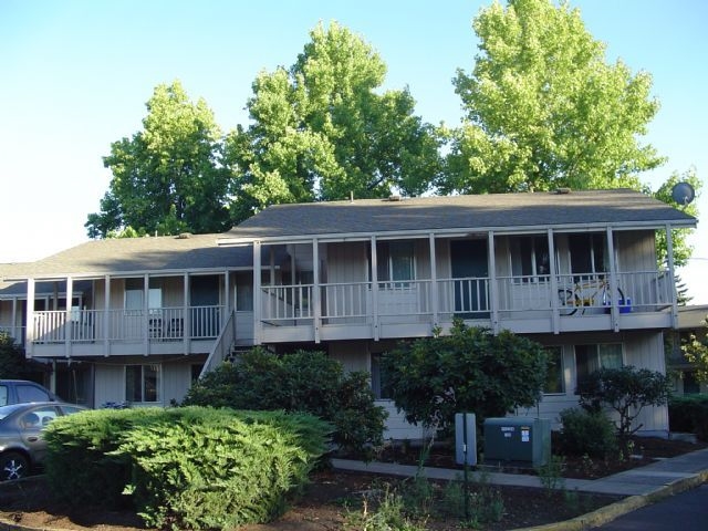 Primary Photo - Imperial Arms Apartments