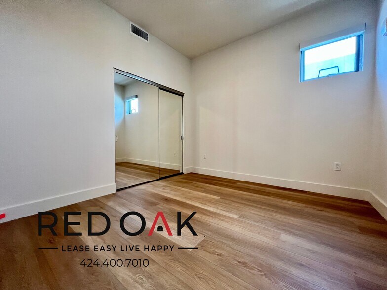 Building Photo - 1001 N Fairfax Ave