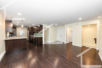 Building Photo - 20 Albion St