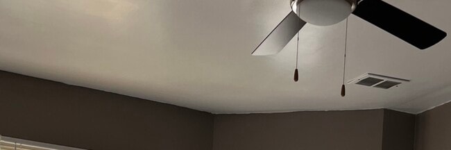 Building Photo - 7352 S Yale Ave