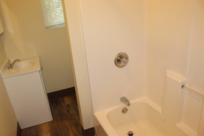 Building Photo - 7813 Sailor Pl