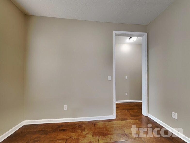 Building Photo - 513 Fox Haven Dr