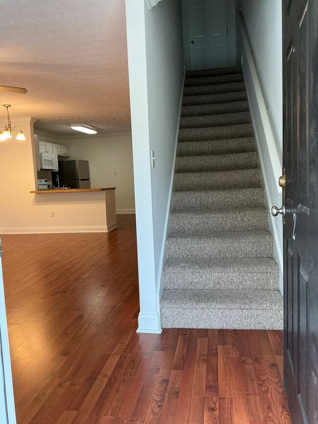 Building Photo - 2 BR 2.5 BA Condo in Gated Community- Mall...