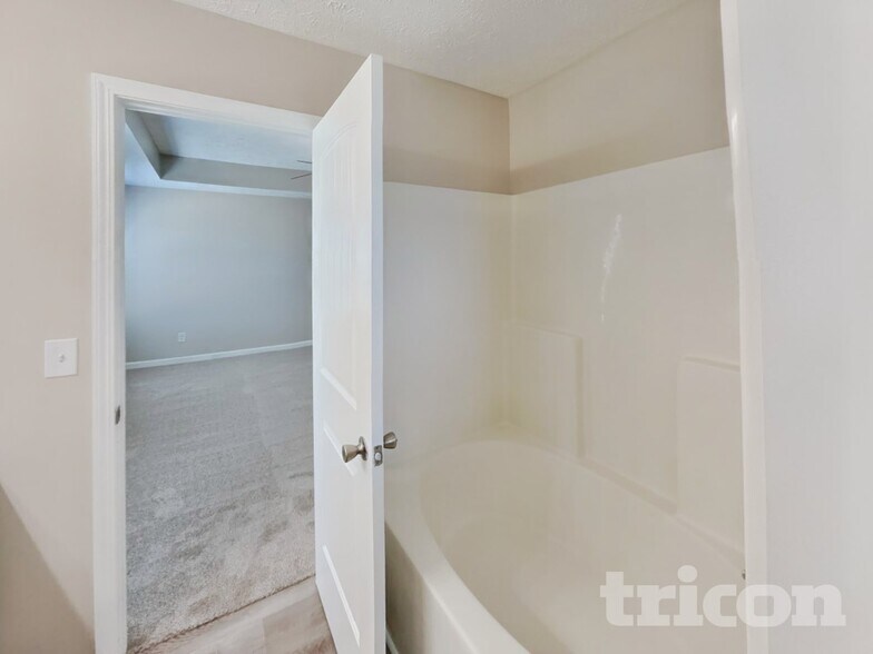 Building Photo - 705 Griggs Pl