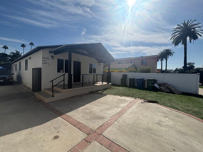 Primary Photo - 3006 S Palm Grove Ave