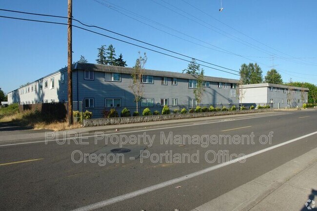 Building Photo - 760 Plymouth Dr NE