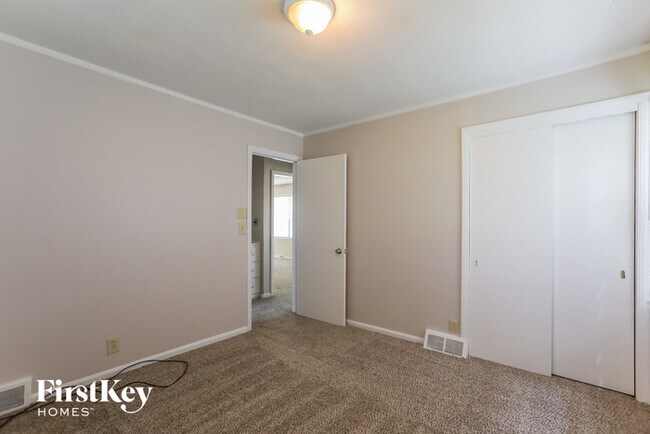 Building Photo - 8405 E 47th St