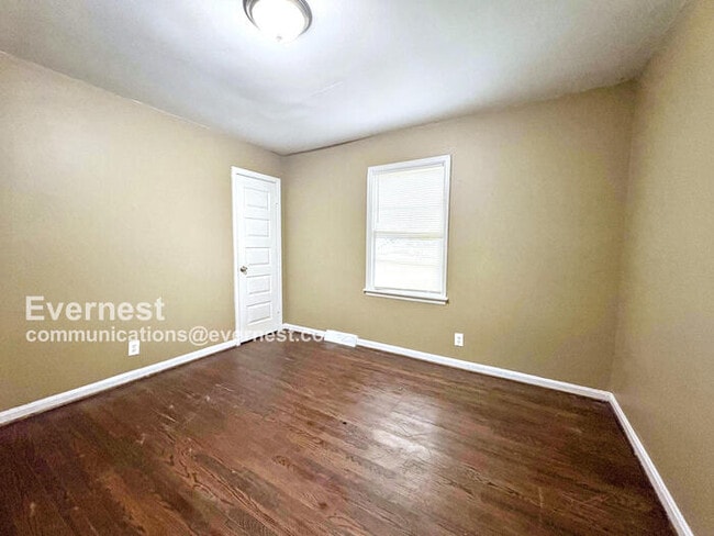 Building Photo - 1516 Haven Dr N