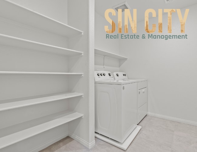 Building Photo - 7660 Love Spgs Ln