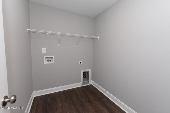 Building Photo - 608 Feather Ct