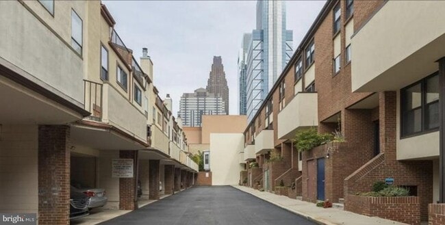 Building Photo - 2033 Arch St
