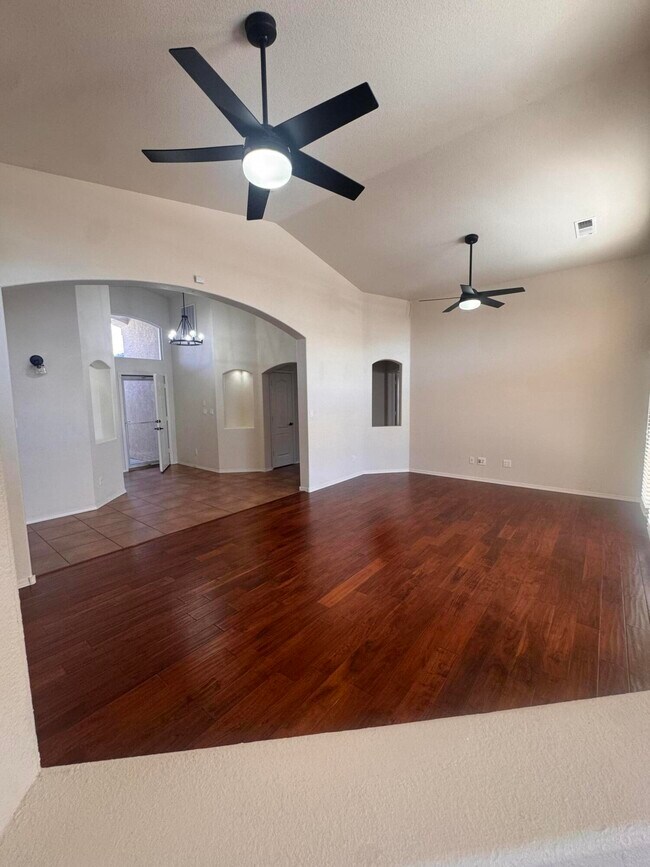 Building Photo - 6012 Sipapu Ave NW