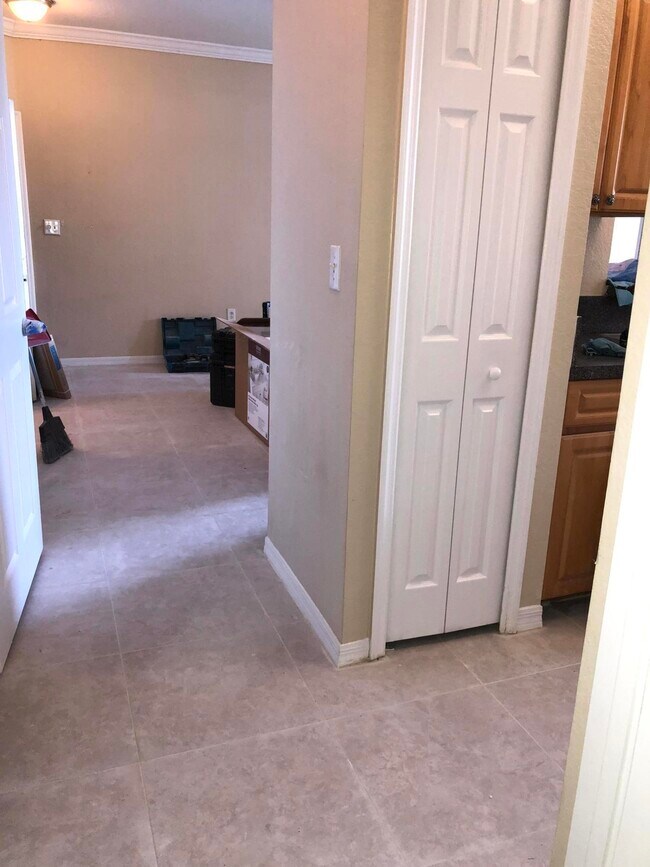 Building Photo - 15025 Michelangelo Blvd