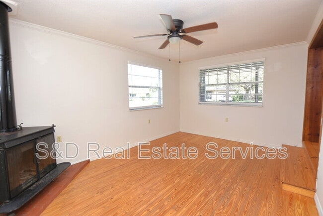 Building Photo - 1503 Hanson Ave