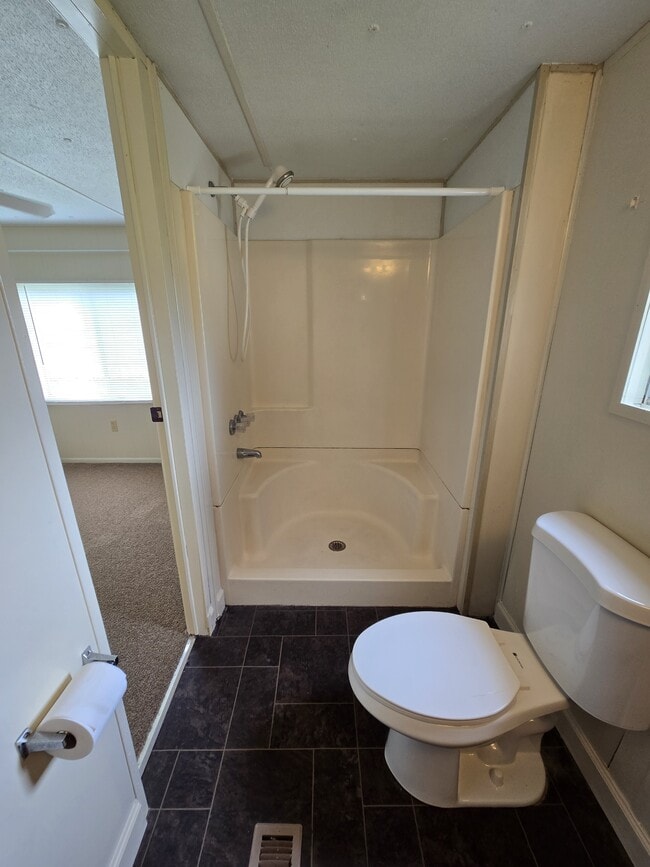 Building Photo - 2004 Palm St