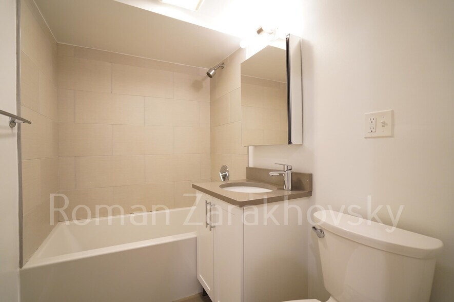 Building Photo - 10 Brainerd Rd