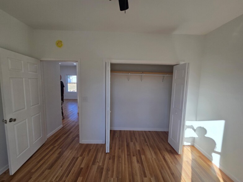 Building Photo - 203 N Elm St