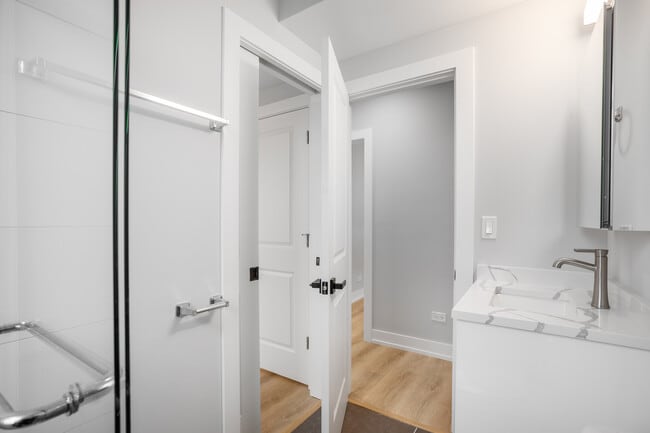 Building Photo - 1558.5 W Juneway Terrace