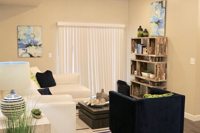 Building Photo - 659 E 180 N