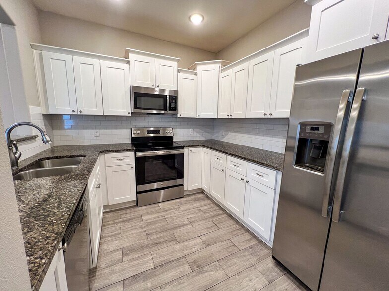 Building Photo - 6705 MARIBETTE RD